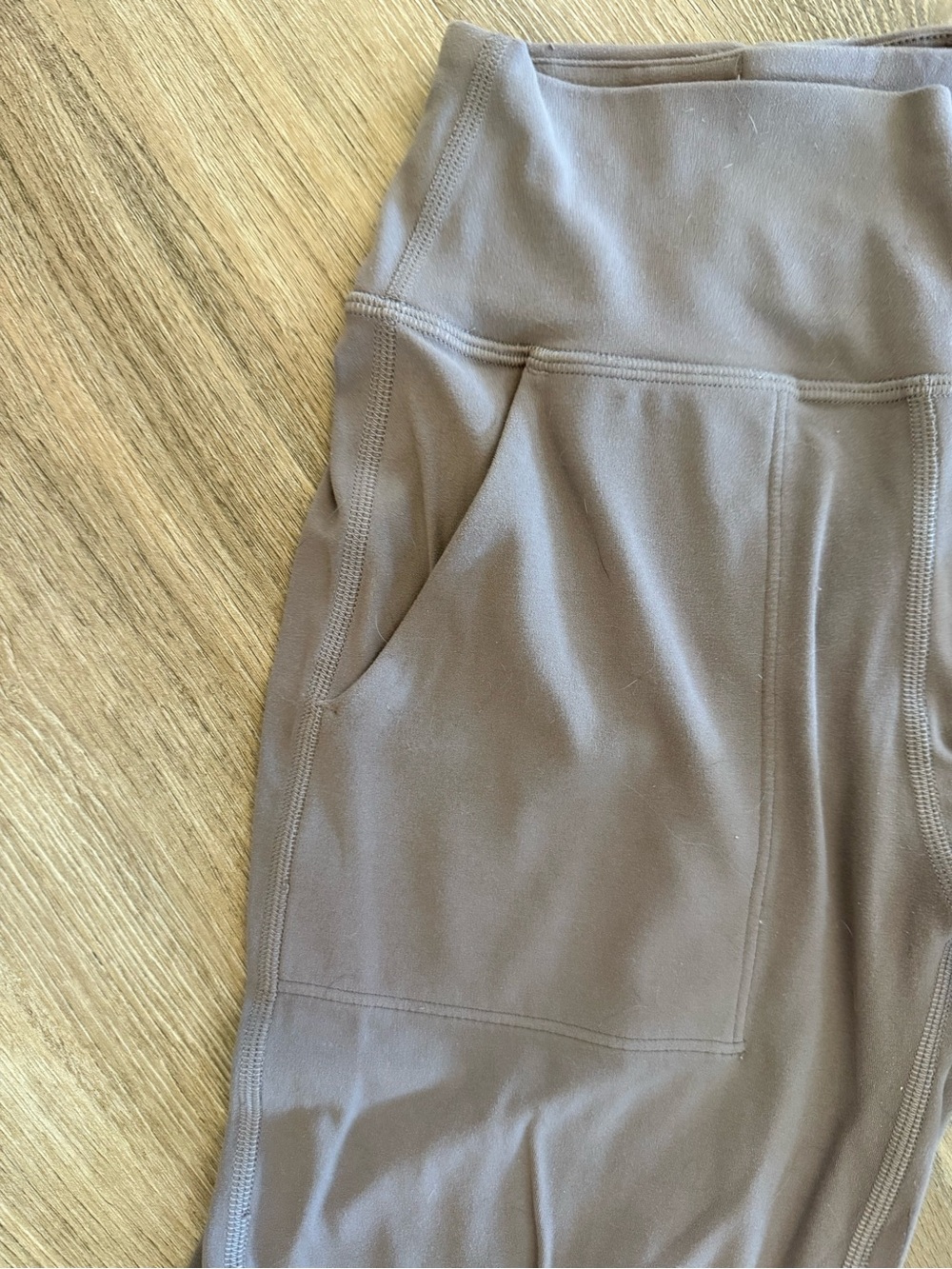 Lavender Lululemon Cropped Align Jogger